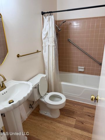 2507 Middlecoff Drive, Gulfport, MS 39507