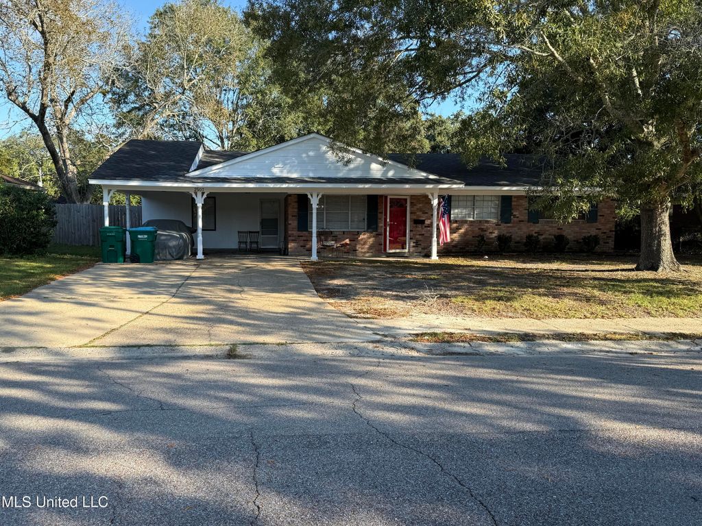 2507 Middlecoff Drive, Gulfport, MS 39507