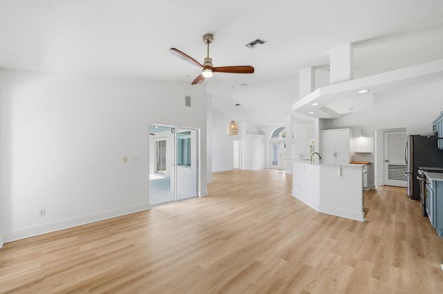 809 SE Lansdowne Avenue, Port St. Lucie, Port St Lucie, FL 34983