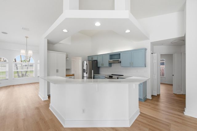 809 SE Lansdowne Avenue, Port St. Lucie, Port St Lucie, FL 34983