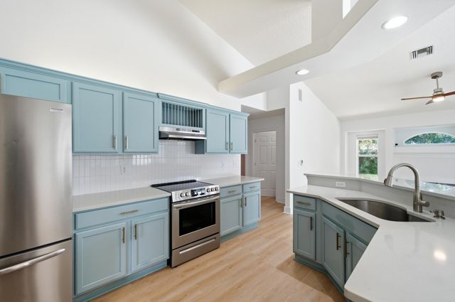 809 SE Lansdowne Avenue, Port St. Lucie, Port St Lucie, FL 34983