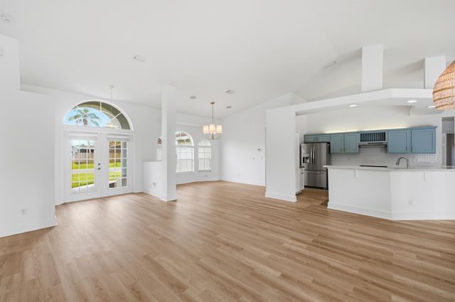 809 SE Lansdowne Avenue, Port St. Lucie, Port St Lucie, FL 34983