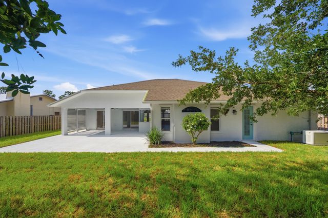 809 SE Lansdowne Avenue, Port St. Lucie, Port St Lucie, FL 34983
