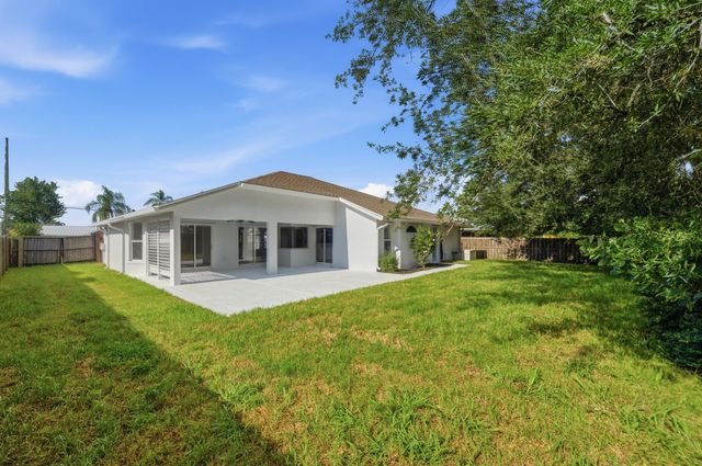 809 SE Lansdowne Avenue, Port St. Lucie, Port St Lucie, FL 34983