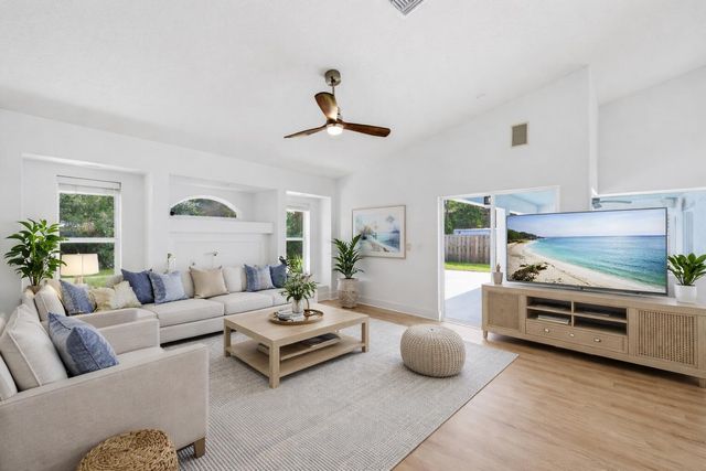 809 SE Lansdowne Avenue, Port St. Lucie, Port St Lucie, FL 34983