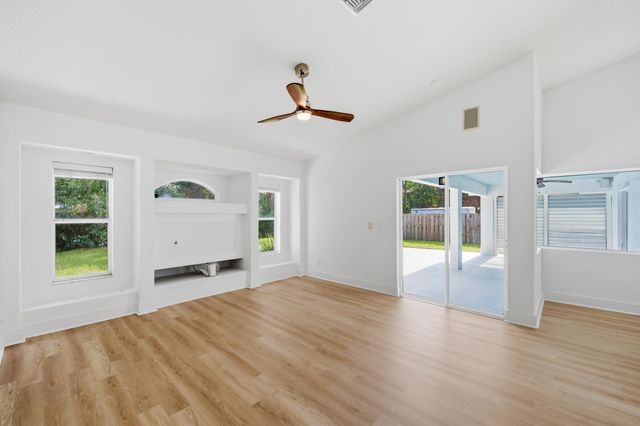 809 SE Lansdowne Avenue, Port St. Lucie, Port St Lucie, FL 34983