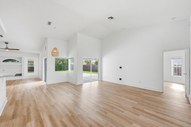 809 SE Lansdowne Avenue, Port St. Lucie, Port St Lucie, FL 34983