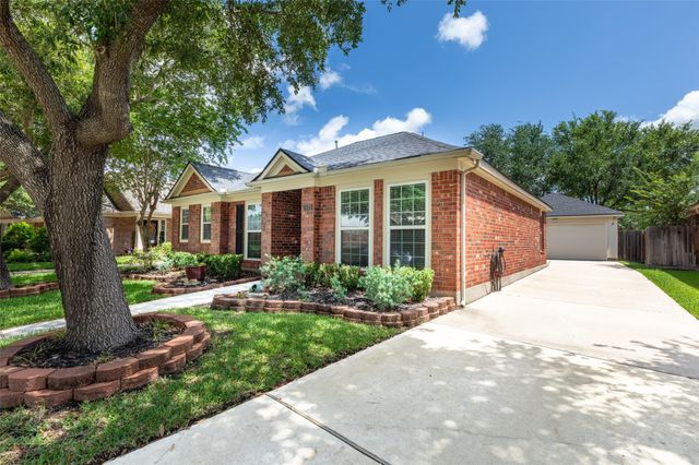 1526 Martin Lake Drive, Richmond, TX 77406