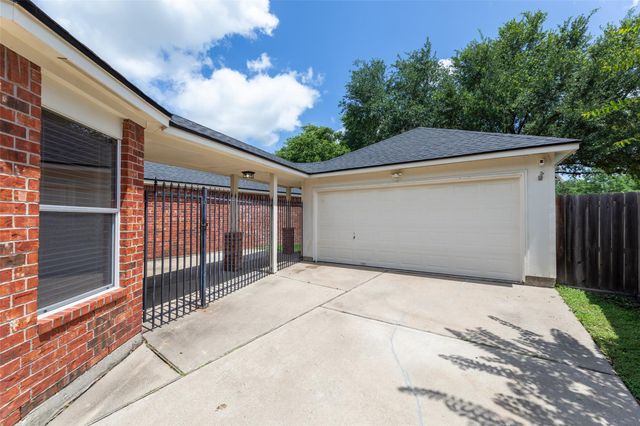 1526 Martin Lake Drive, Richmond, TX 77406