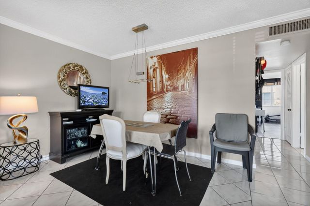 48 Burgundy Avenue A, Delray Beach, FL 33484