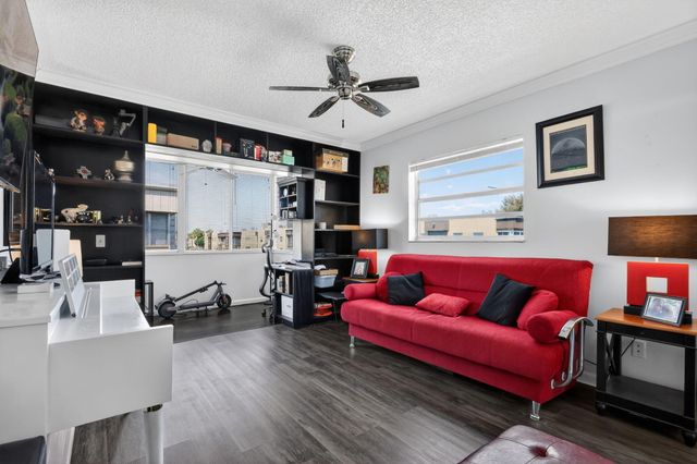 48 Burgundy Avenue A, Delray Beach, FL 33484