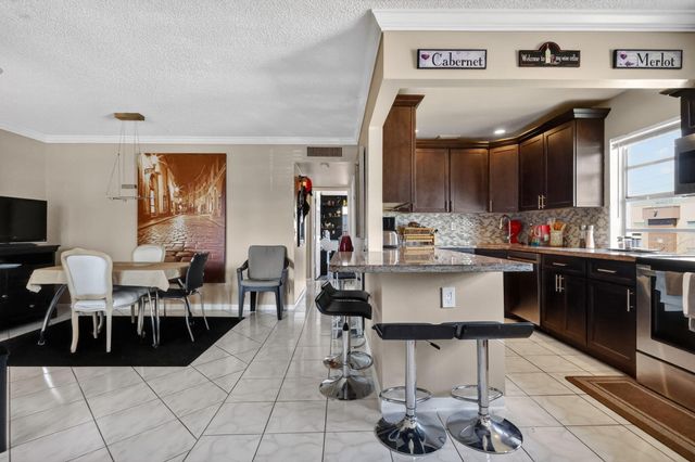 48 Burgundy Avenue A, Delray Beach, FL 33484