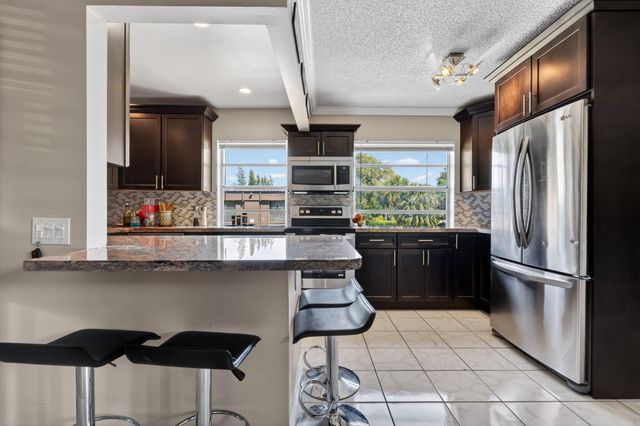 48 Burgundy Avenue A, Delray Beach, FL 33484