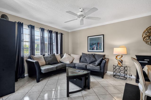 48 Burgundy Avenue A, Delray Beach, FL 33484