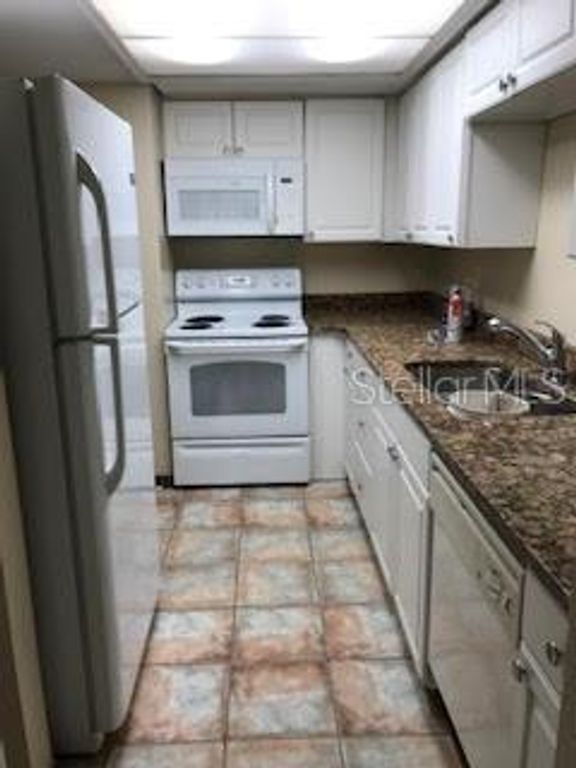 Image 24 of property listing at 431 W RICH AVENUE 429, Deland, FL 32720
