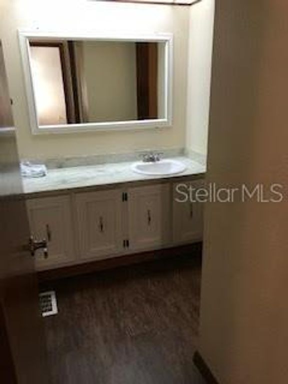 Image 26 of property listing at 431 W RICH AVENUE 429, Deland, FL 32720