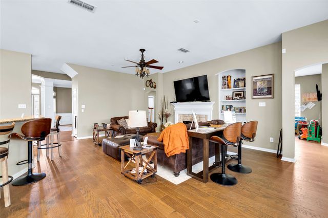 4937 Bellflower Way, Fort Worth, TX 76123