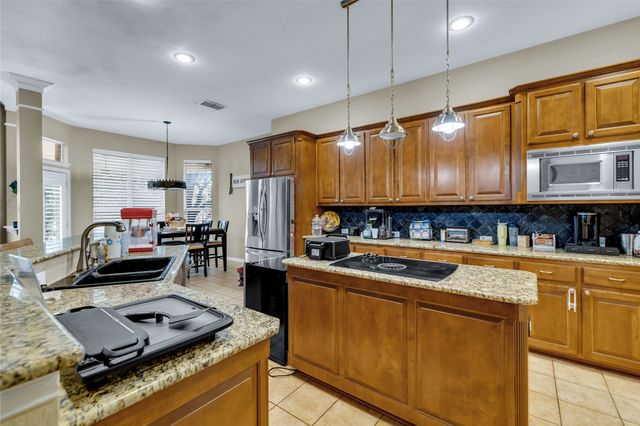 4937 Bellflower Way, Fort Worth, TX 76123