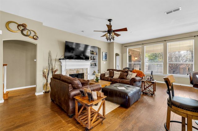 4937 Bellflower Way, Fort Worth, TX 76123