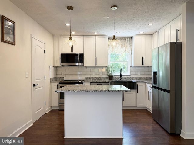2208 CARTERSVILLE, Mineral, VA 23117