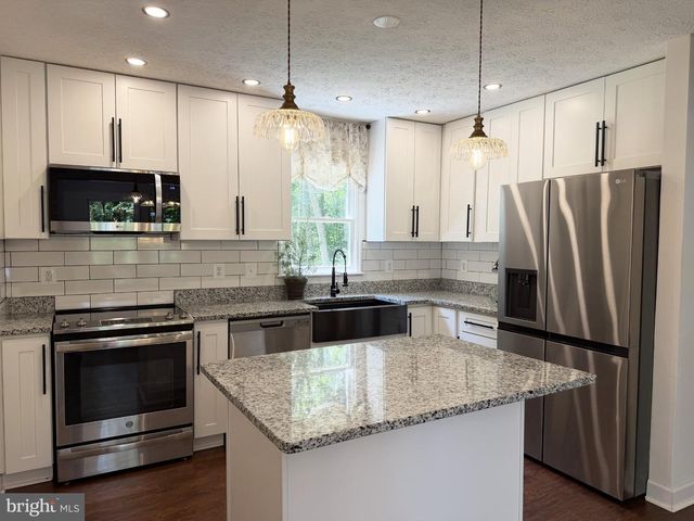 2208 CARTERSVILLE, Mineral, VA 23117