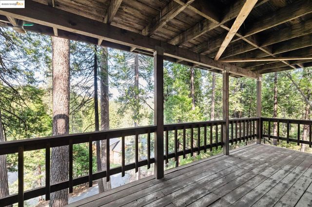 29672 Butte Ct, Cold Springs, CA 95335