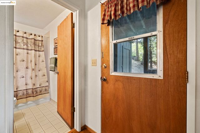 29672 Butte Ct, Cold Springs, CA 95335