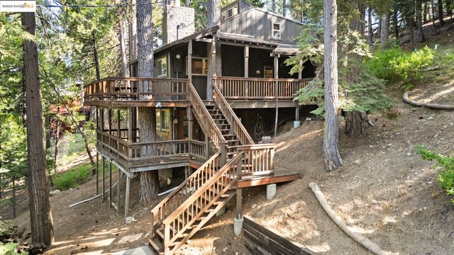 29672 Butte Ct, Cold Springs, CA 95335