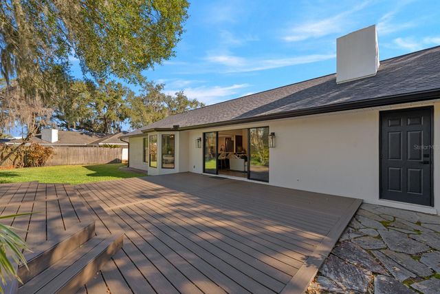 2525 LAURELWOOD LANE, Valrico, FL 33596