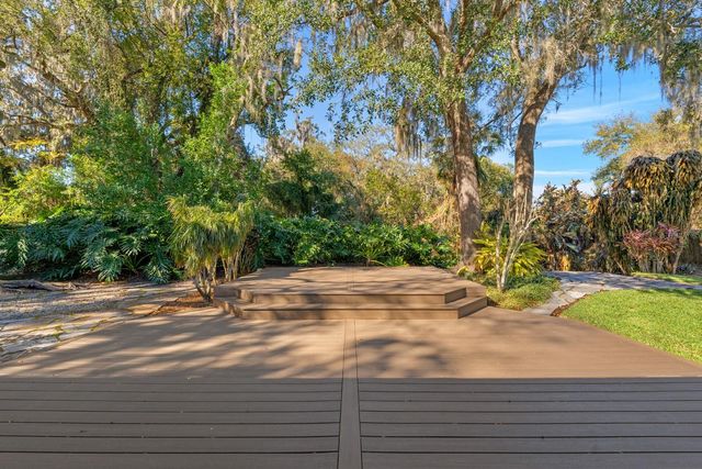 2525 LAURELWOOD LANE, Valrico, FL 33596