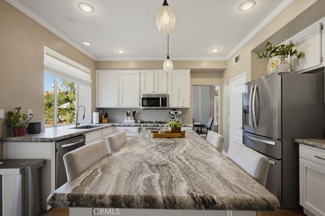41835 Via Vasquez, Temecula, CA 92592