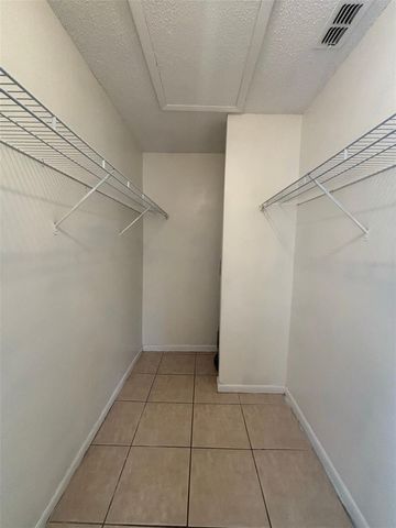 5232 VIA HACIENDA CIRCLE 219, Orlando, FL 32839