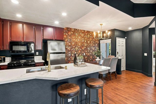 405 Stoney Point Way 100, Oceanside, CA 92058