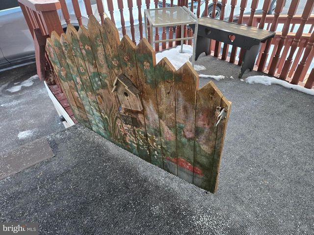 2 LOG LN, East Earl, PA 17519