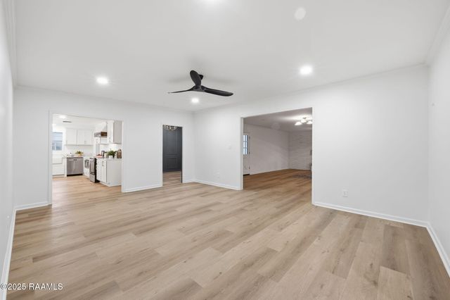 610 N Adams Avenue, Rayne, LA 70578