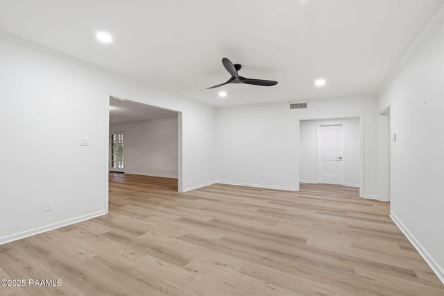 610 N Adams Avenue, Rayne, LA 70578