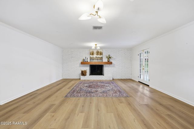 610 N Adams Avenue, Rayne, LA 70578