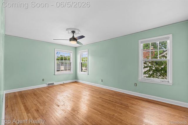 2625 W 8 Mile Road, Detroit, MI 48221
