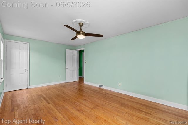 2625 W 8 Mile Road, Detroit, MI 48221