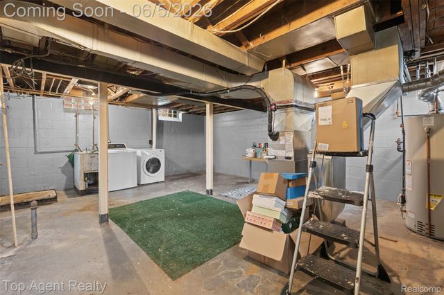 2625 W 8 Mile Road, Detroit, MI 48221