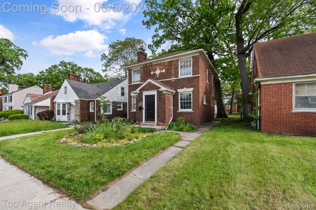 2625 W 8 Mile Road, Detroit, MI 48221