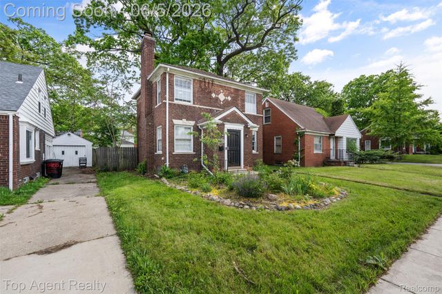 2625 W 8 Mile Road, Detroit, MI 48221