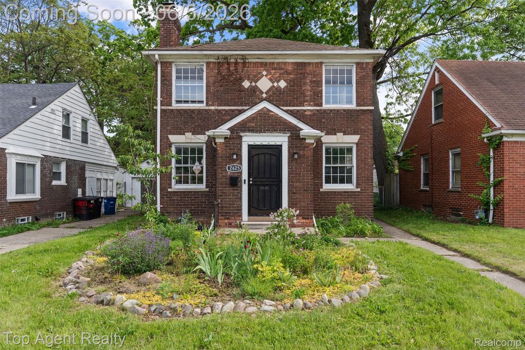 2625 W 8 Mile Road, Detroit, MI 48221
