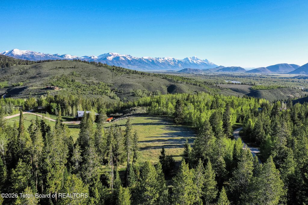 3625 W HIGHLAND Trail, Wilson, WY 83014