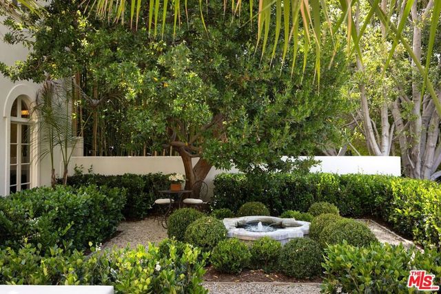 1168 N Doheny Drive, Los Angeles, CA 90069