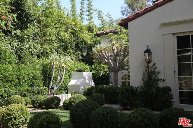 1168 N Doheny Drive, Los Angeles, CA 90069