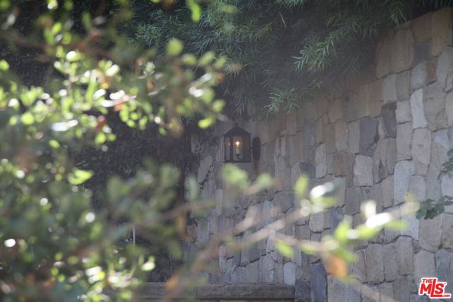 1168 N Doheny Drive, Los Angeles, CA 90069