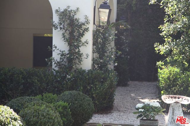 1168 N Doheny Drive, Los Angeles, CA 90069