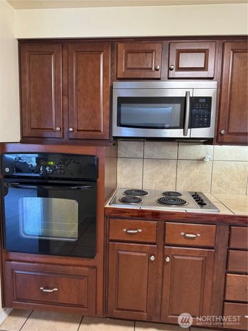 8930 7th Avenue SE, Everett, WA 98208