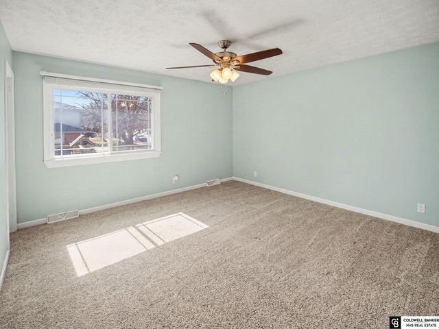 8201 South Street, Lincoln, NE 68506